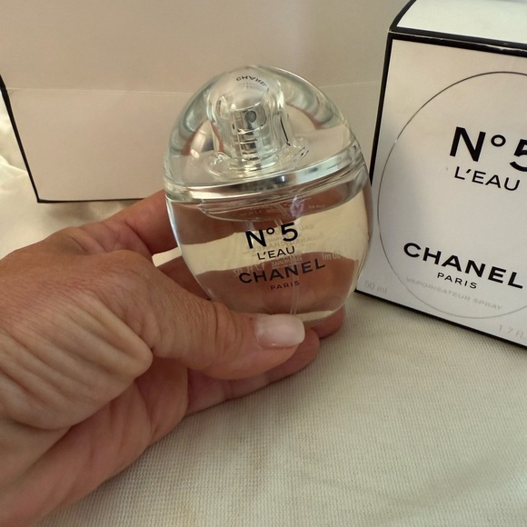 Chanel No5 L’Eau Limited Edition 1.7 EDT - Picture 6 of 10